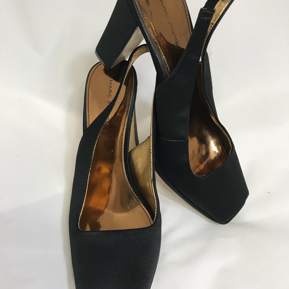 Marc Fisher black fabric sling back heel, like new - Picture 4 of 7